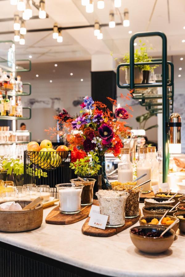 Sapphire House Antwerp, Autograph Collection By Marriott 호텔 외부 사진 A buffet at a restaurant