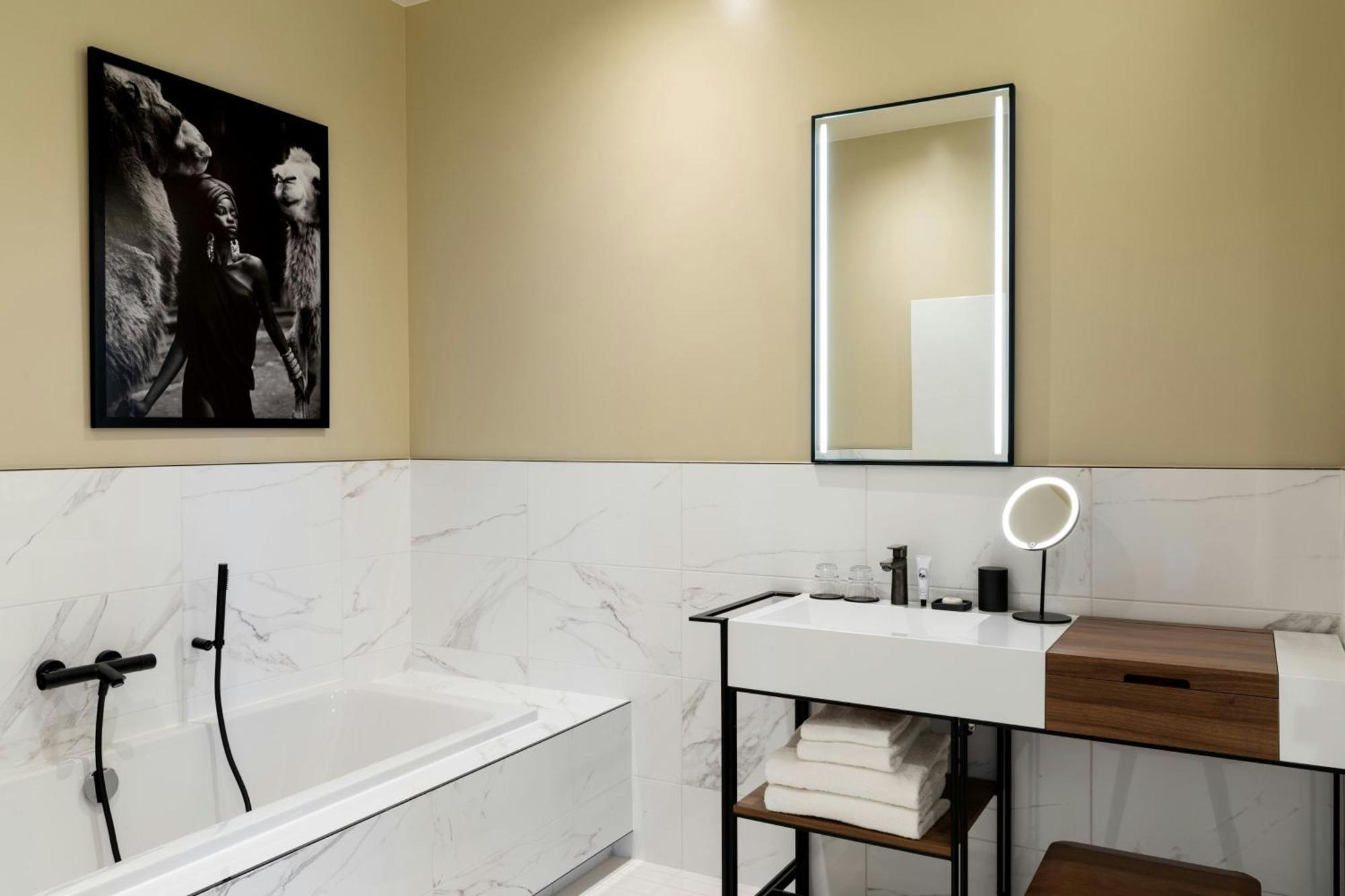 Sapphire House Antwerp, Autograph Collection By Marriott 호텔 외부 사진 Bathroom