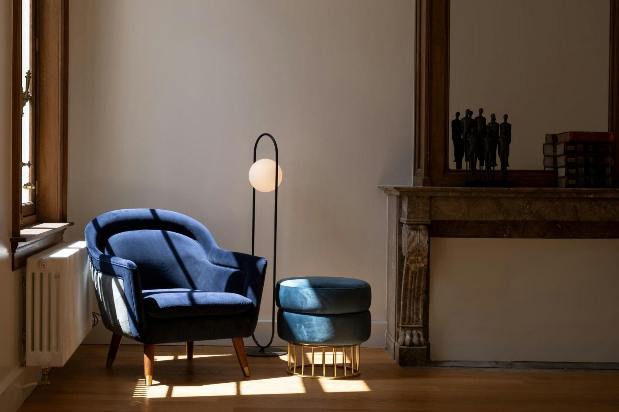 Sapphire House Antwerp, Autograph Collection By Marriott 호텔 외부 사진 Floor lamp
